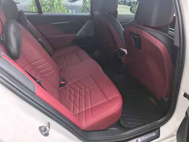 BMW BMW i5 2024 eDrive 35L Premium Model M Sport Package — Фото автомобиля 10