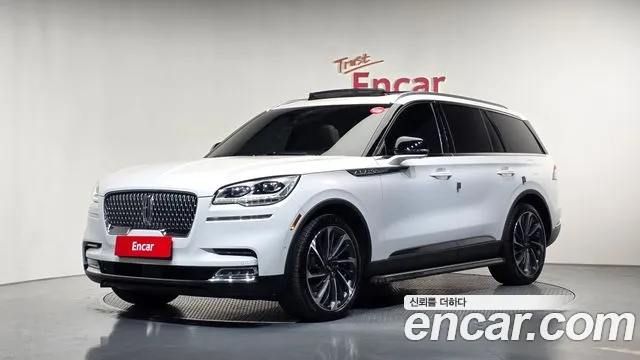 Фотография автомобиля — Lincoln Aviator 2nd Gen