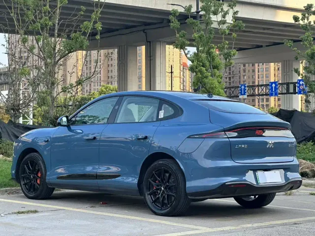 IM Motors LS6 — Фото автомобиля 9