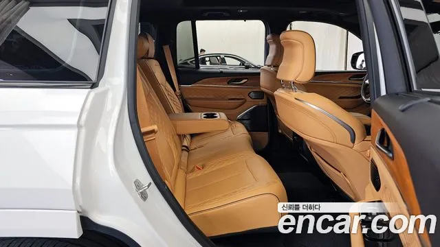 Jeep Cherokee — Фото автомобиля 12