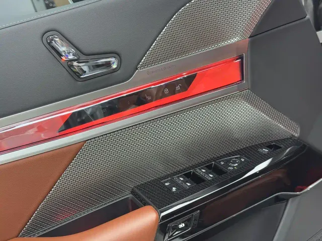 BMW i7 — Фото автомобиля 19