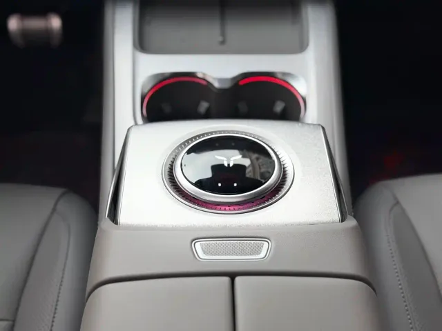 Hongqi Tian Gong 08 — Фото автомобиля 17