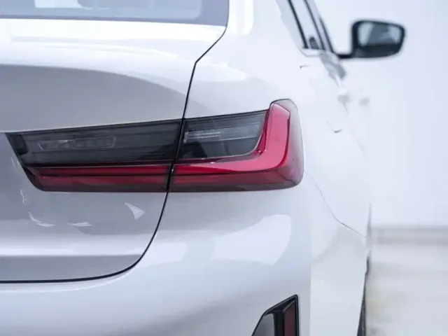 BMW 3 Series — Фото автомобиля 19