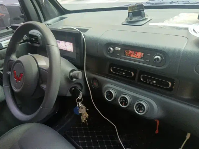 Wuling Motors Wuling Zhiguang NEV 2025 Model Comfort — Фото автомобиля 20