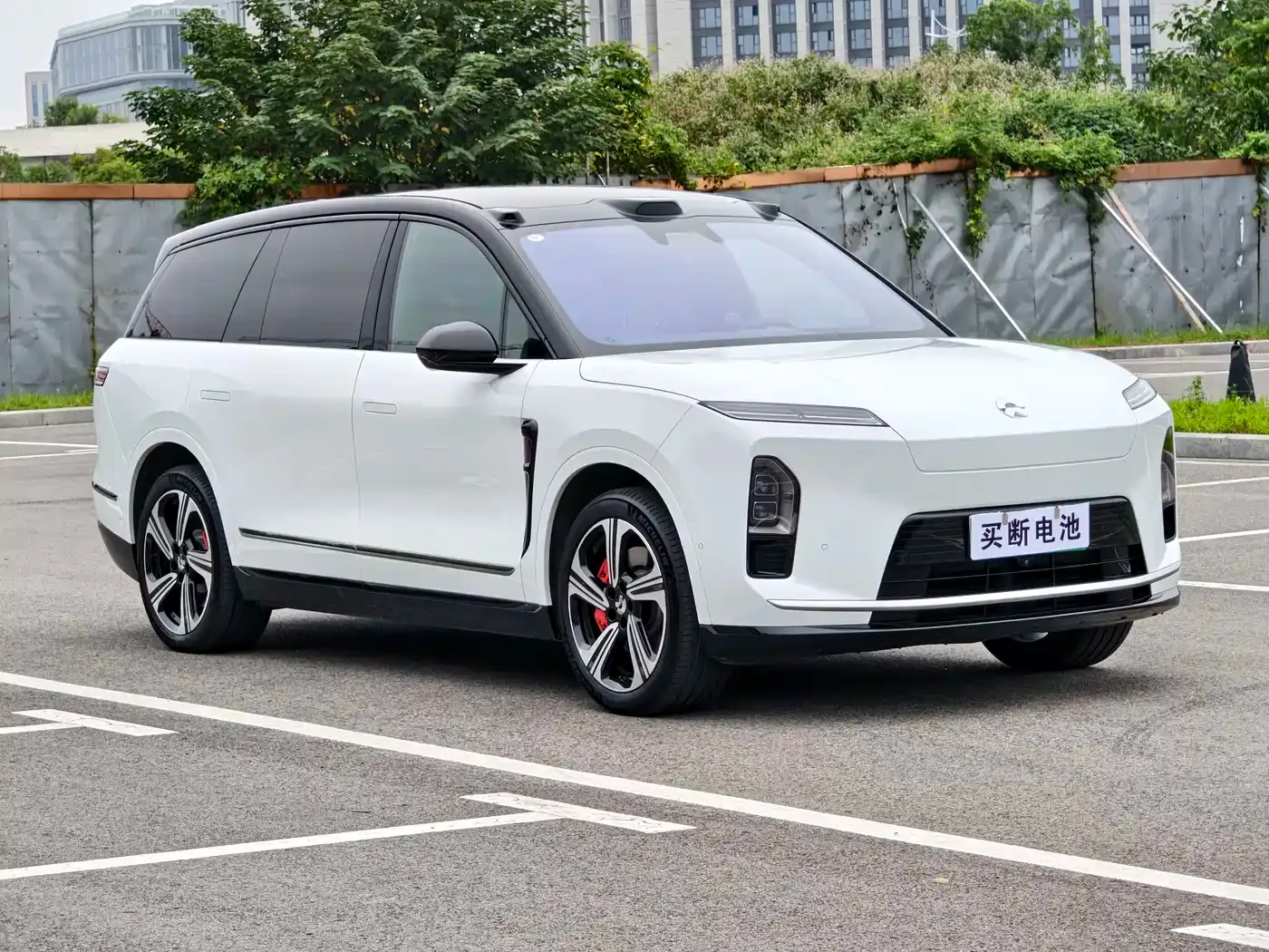 NIO NIO ES8 2025 Model 6-Seat Executive Luxury Edition — Фото автомобиля 3