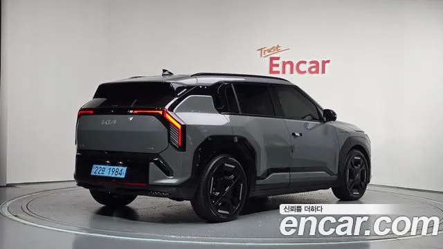 Kia EV3 — Фото автомобиля 2