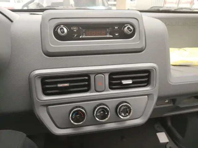 Wuling Yangguang — Фото автомобиля 12