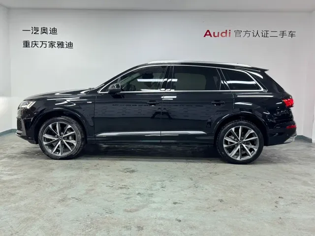 Audi Q7 — Фото автомобиля 4