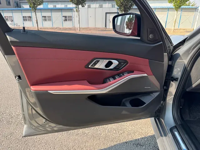 BMW 3 Series — Фото автомобиля 12