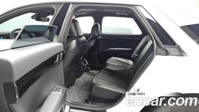 Hyundai Grandeur GN7 — Фото автомобиля 23