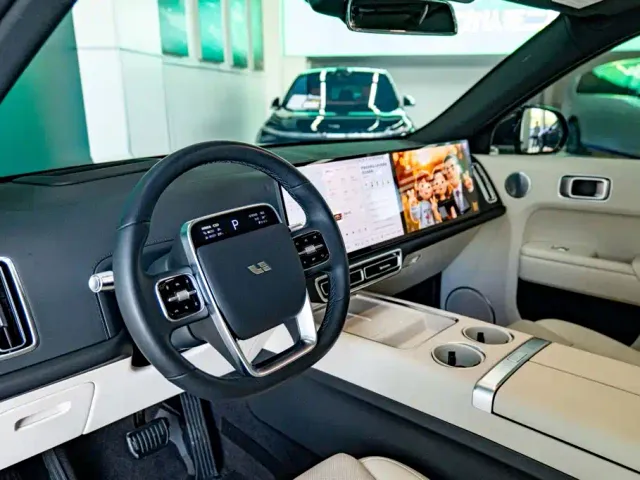 Li Auto L7 — Фото автомобиля 14