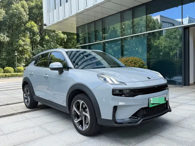 Lynk & Co Lynk & Co 06 EM-P 2022 PHEV 84KM Range Pro — Фото автомобиля 4