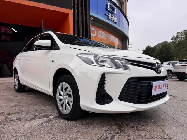 Toyota Vios — Фото автомобиля 3