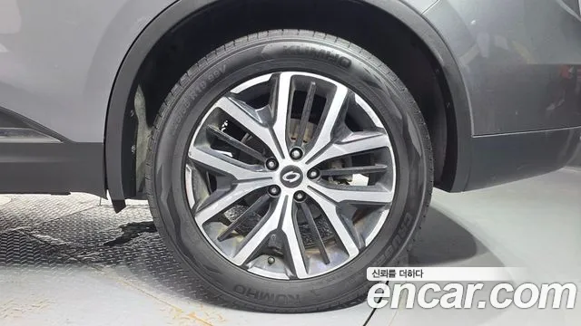 Renault-KoreaSamsung QM6 Новый QM6 2.0 LPe RE Signature 2WD — Фото автомобиля 21