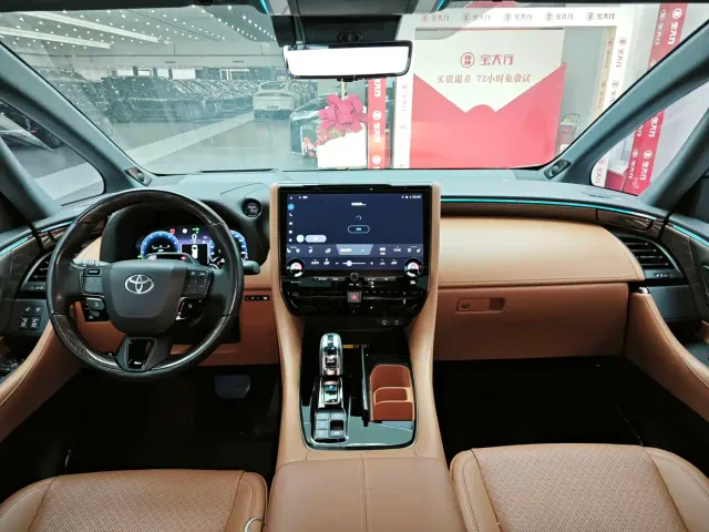 Toyota Alphard — Фото автомобиля 6