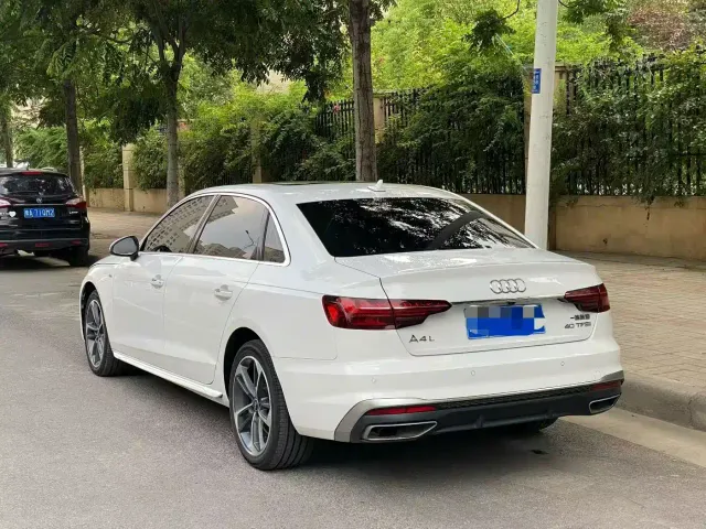 Audi A4L — Фото автомобиля 9