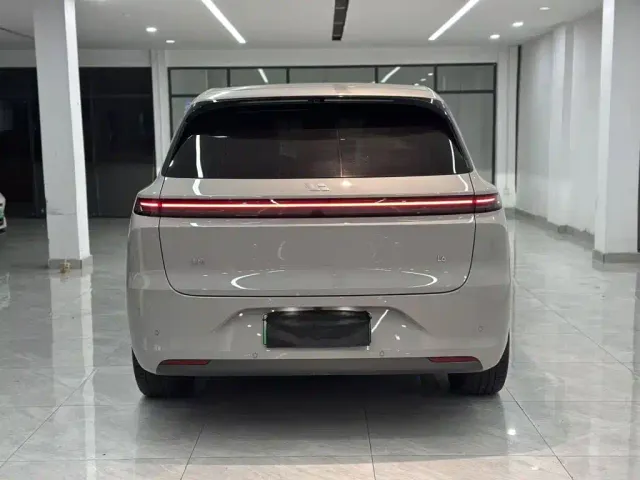 Li Auto L6 — Фото автомобиля 11
