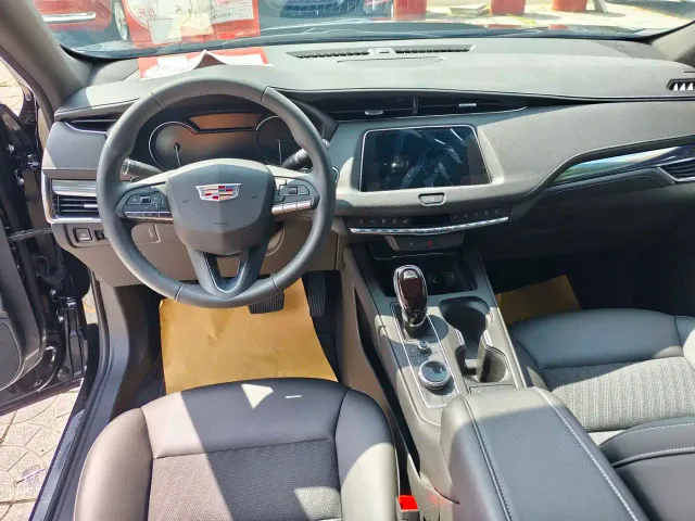 Cadillac XT4 — Фото автомобиля 12