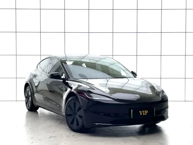 Tesla Model 3 — Фото автомобиля 2