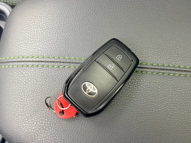 Toyota RAV4 — Фото автомобиля 7