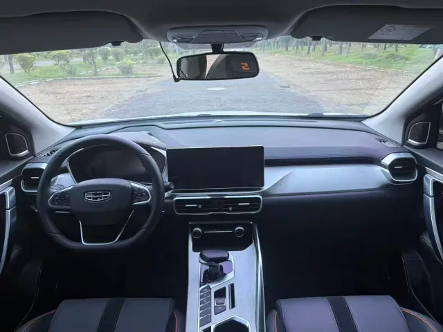 Geely Binyue — Фото автомобиля 8