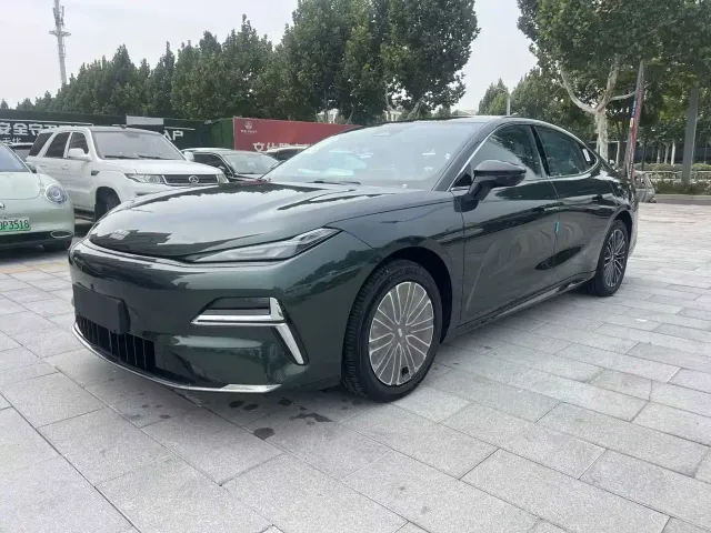 Фотография автомобиля — Geely Galaxy Xingyao 8