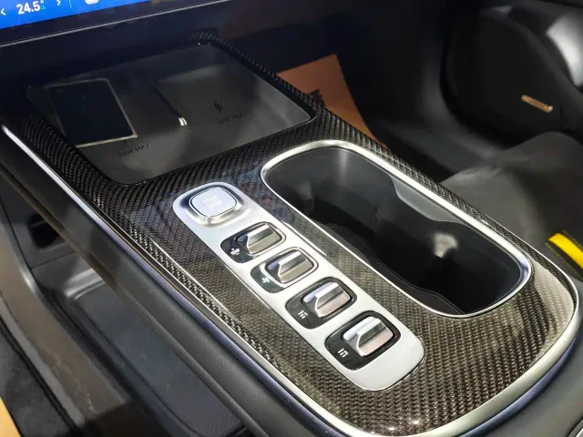 Xiaomi SU7 Ultra — Фото автомобиля 11