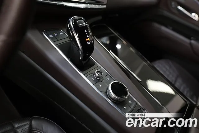 Cadillac Escalade — Фото автомобиля 8
