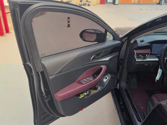 Hongqi H5 — Фото автомобиля 7