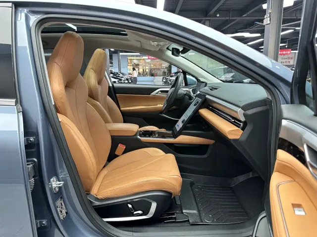 Xpeng P5 — Фото автомобиля 9