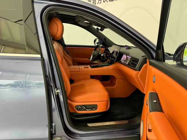 AITO Wenjie AITO M7 2026 Extended Range Base Model 6-Seater — Фото автомобиля 10