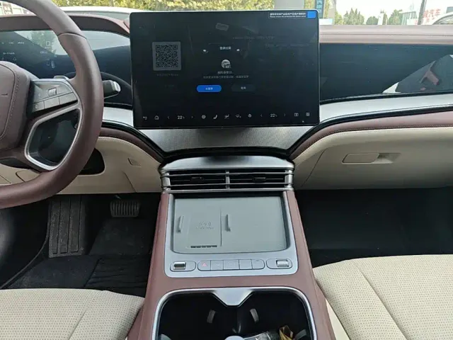 BYD Seal 07 DM-i — Фото автомобиля 12