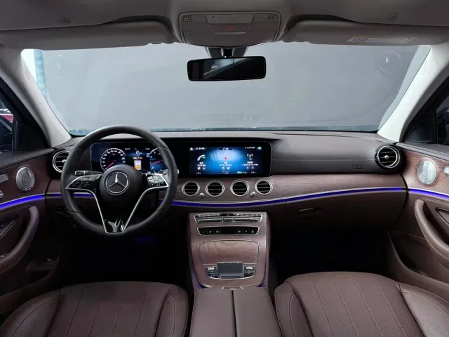 Mercedes-Benz E-Class — Фото автомобиля 10