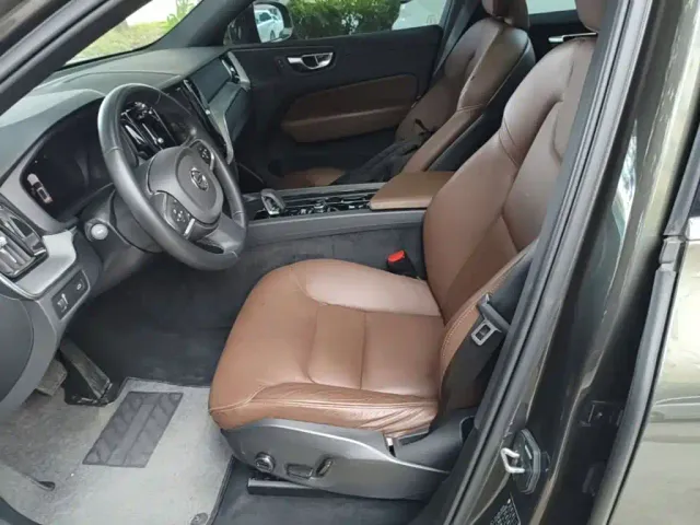 Volvo XC60 — Фото автомобиля 14