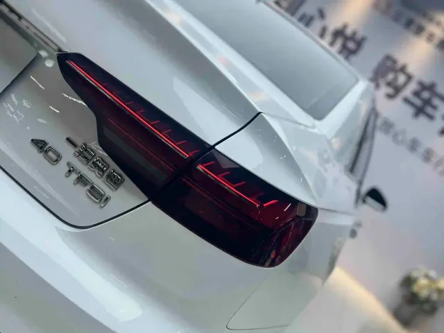 Audi A4L — Фото автомобиля 12