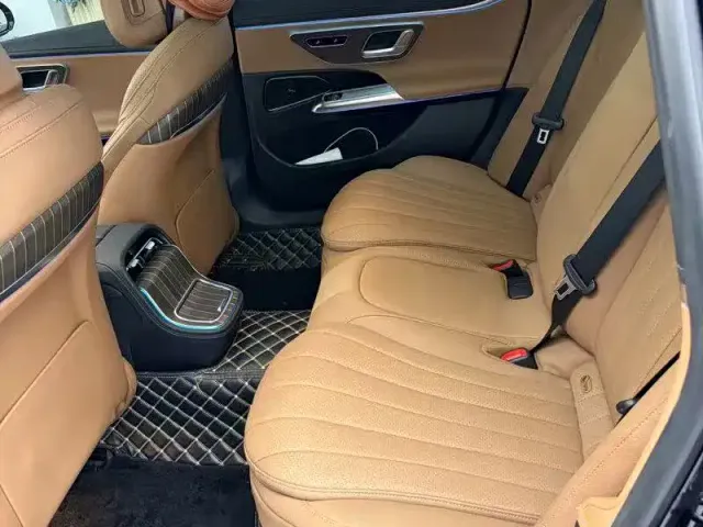 Mercedes-Benz E-Class — Фото автомобиля 5