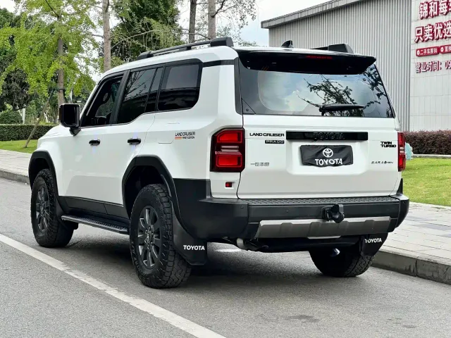 Toyota Prado — Фото автомобиля 6