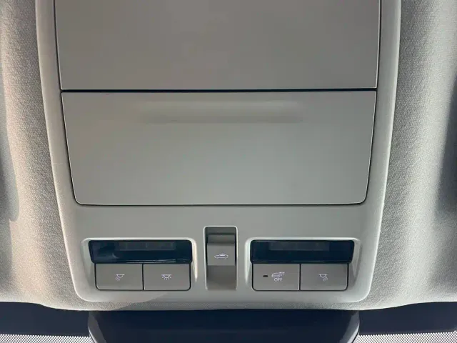 Mazda Axela — Фото автомобиля 19