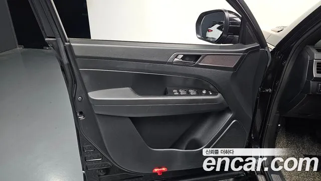 KG_Mobility_Ssangyong Rexton Новый Rexton Sport Khan Дизель 2.2 4WD — Фото автомобиля 24