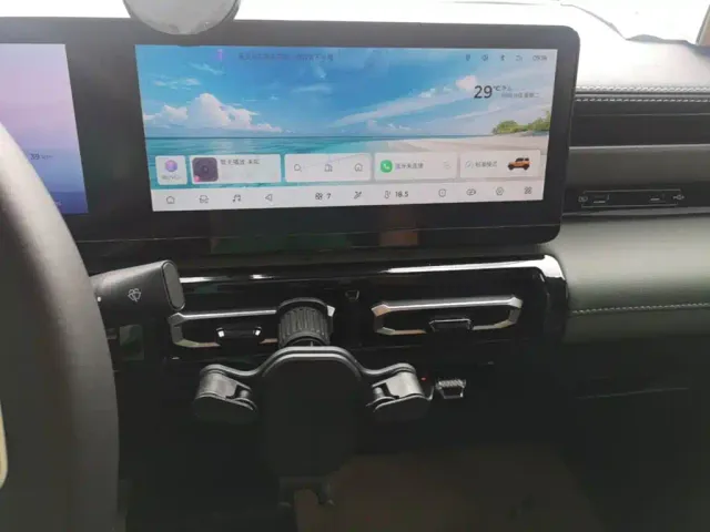 Baojun Yep — Фото автомобиля 12