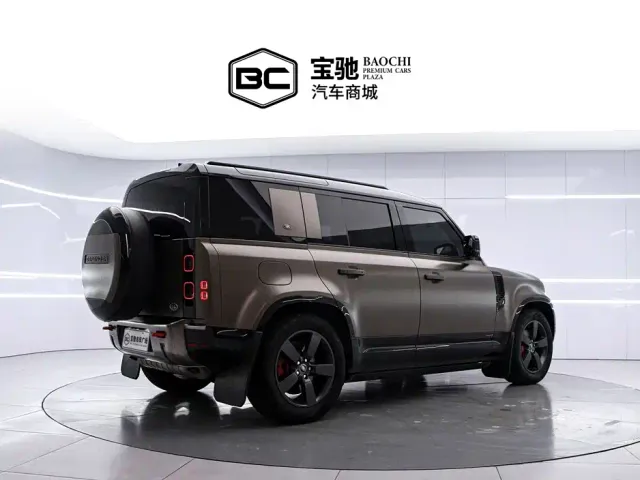 Land Rover Defender — Фото автомобиля 3