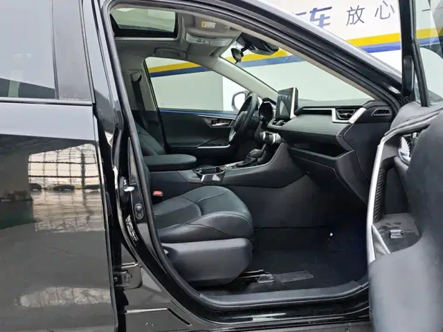 Toyota Wildlander — Фото автомобиля 8