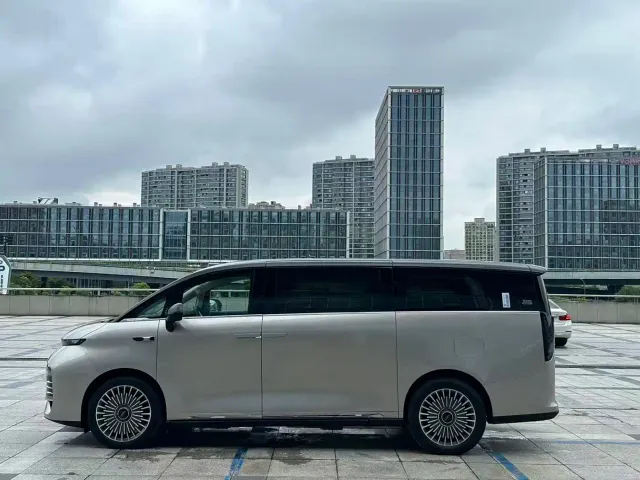 Geely Galaxy V900 — Фото автомобиля 4