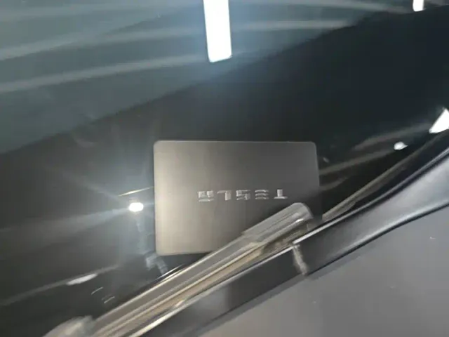 Tesla Model Y — Фото автомобиля 8