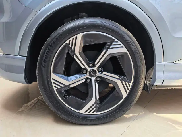 Audi Audi Q4 e-tron 2024 40 e-tron Creation Edition — Фото автомобиля 8
