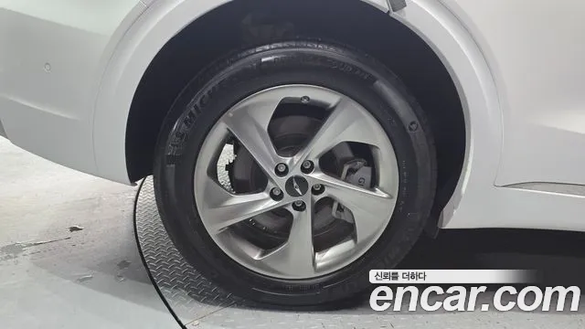 Genesis GV70 2.5T Бензин AWD — Фото автомобиля 5