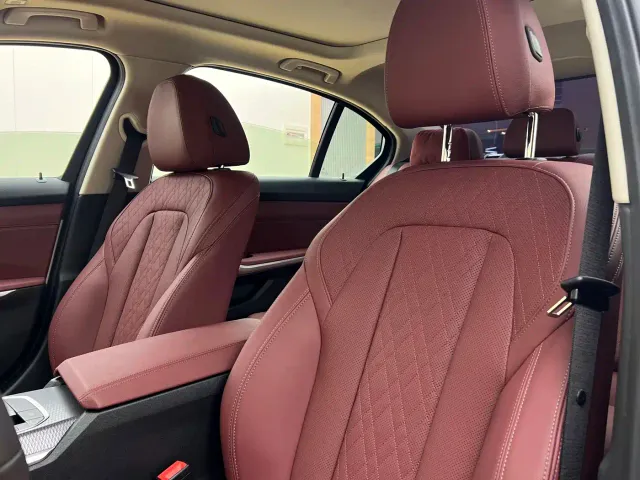 BMW 3 Series — Фото автомобиля 13