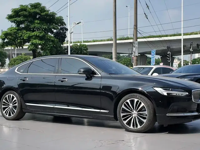 Volvo S90 — Фото автомобиля 4