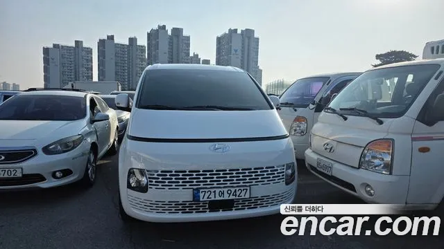 Фотография автомобиля — Hyundai Staria