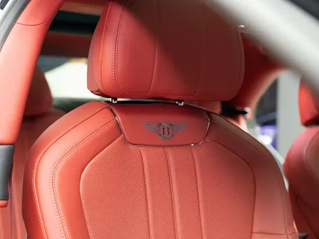 Bentley Flying Spur — Фото автомобиля 14